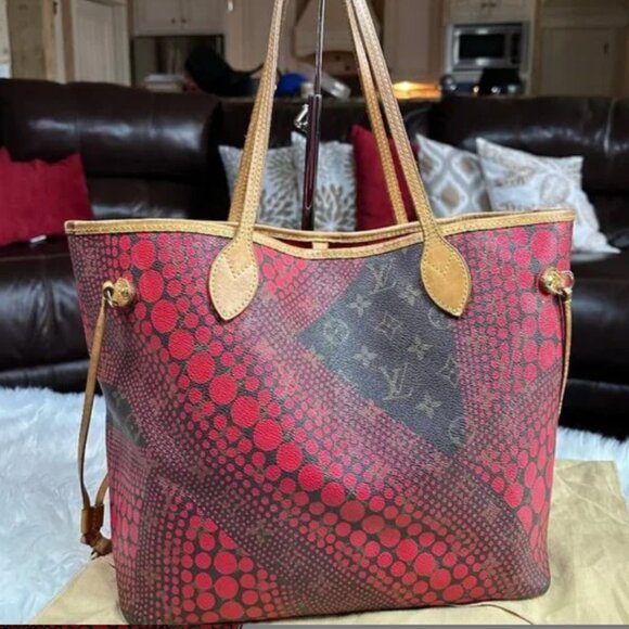 Yayoi Kusama x Louis Vuitton Red Waves Monogram Neverfull MM Tote Bag - Picture 2 of 16